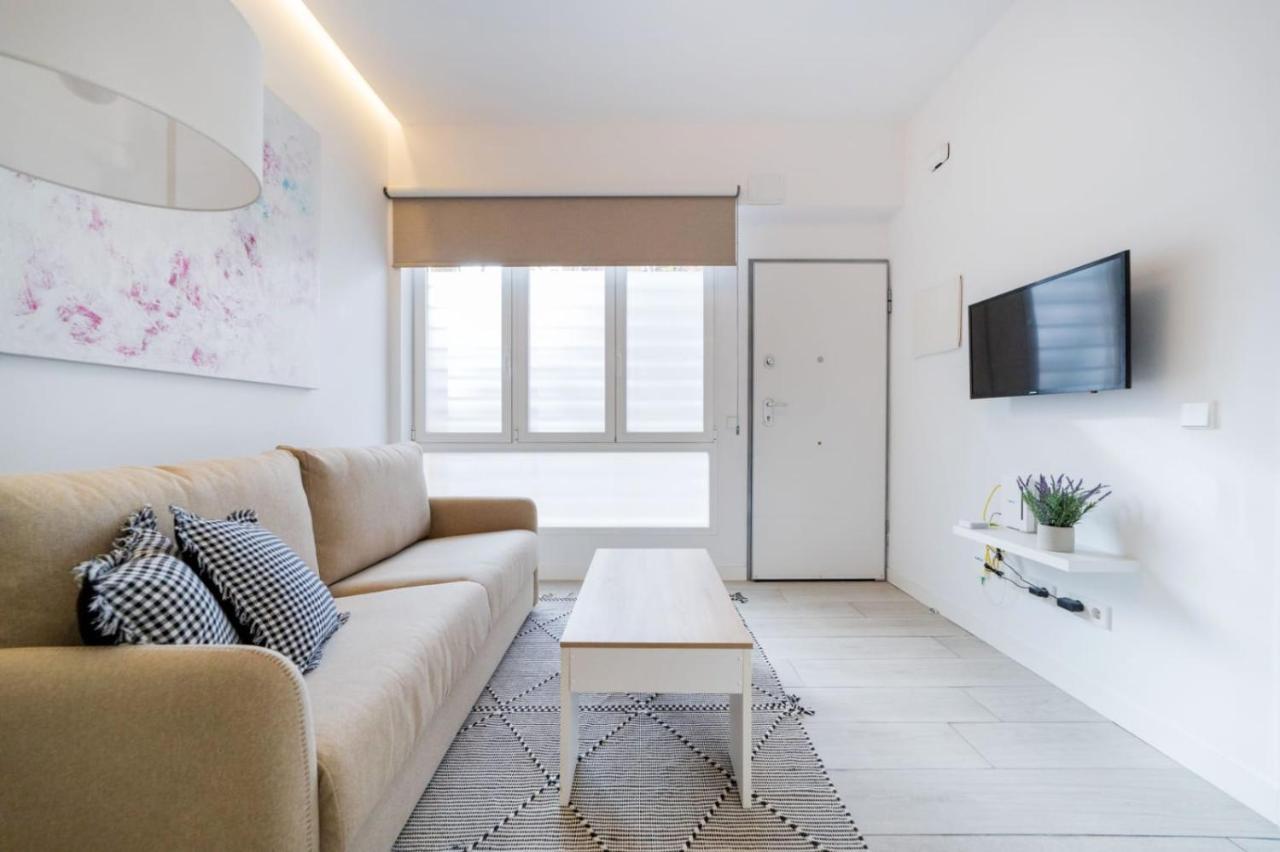 Avenida De Asturias Apartment — Photos 1